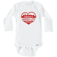 Neko u Jersey City voli meseti grad New Jersey Skyline Heart One Baby Bodysuit, 3-mjesečne bijele boje