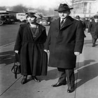 Calvin Coolidge sa suprugom u Washingtonu D.C. Tokom istorije potpredsjedništva