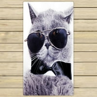 Funny mačji ručnik, portret britanske kratkodlake sive mačke noseći ručnik ručnika za sunčane naočale