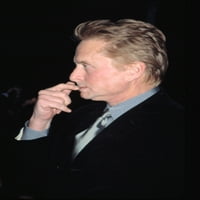 Michael Douglas na premijeri Chicaga, NY 12182002, prema CJ Contilo Celebrity