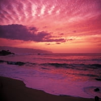 Havaji, Oahu, Sjeverna obala, Waimea zaljev za zalasku sunca, ružičasto žutim i narančastim nebo Poster Print