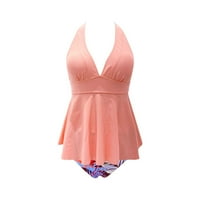 U ljetnim ženskim ružičastim splitskim kupaćem kostimu kupaći kostimu Bikini