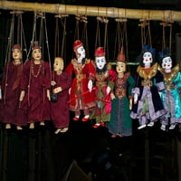 Marionette na prodaju na Tržištu Bagan, regija Mandalay, Mjanmar Poster Print panoramskim slikama