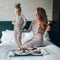 Prilično comy reindeer božićna porodica koja odgovara pidžami za spavanje roditelja-dijete odijeva Božića